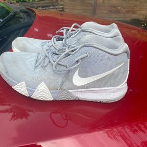 Nike Kyrie 4 Wolf Grey Size 13.5